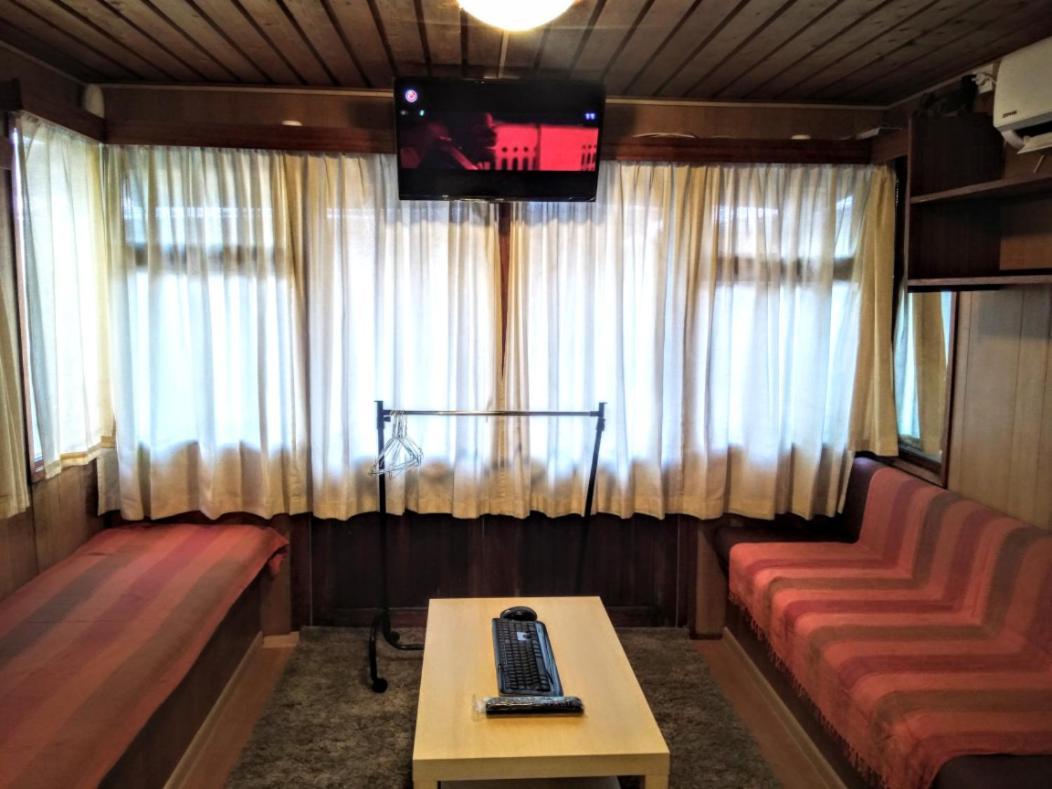 Two Rooms Rustic House - Self Check-In Бухарест Экстерьер фото