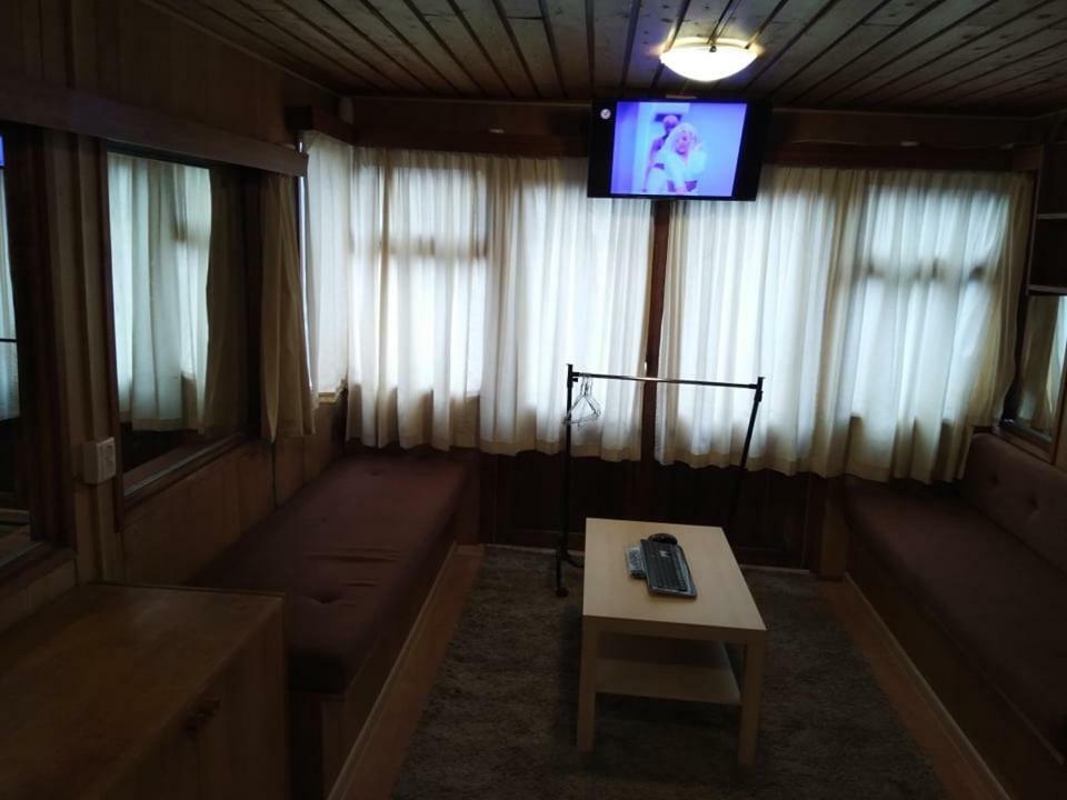 Two Rooms Rustic House - Self Check-In Бухарест Экстерьер фото