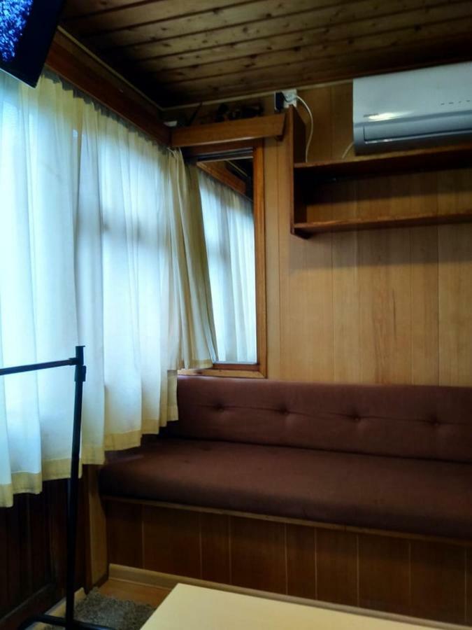 Two Rooms Rustic House - Self Check-In Бухарест Экстерьер фото